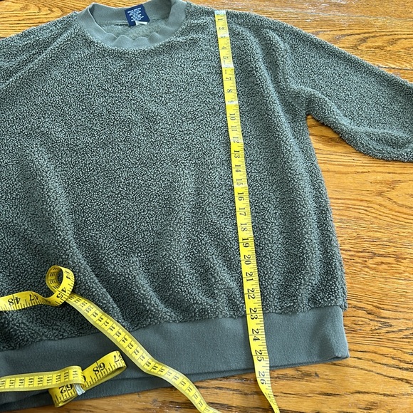 Charles River Apparel unisex Sherpa pullover in Olive. Size Small. - Picture 6 of 9